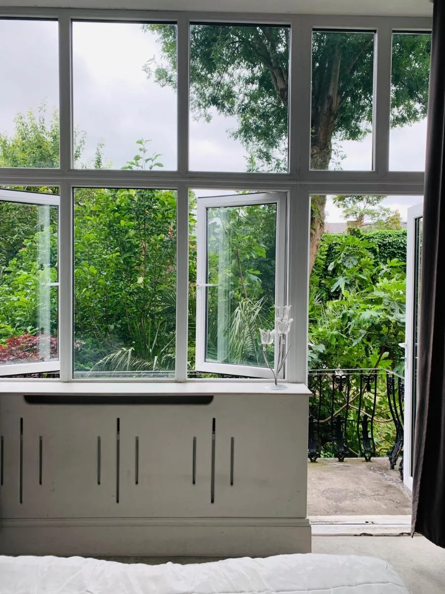 Image 4 of Stunning Holland Park 2 BR – sleeps 6