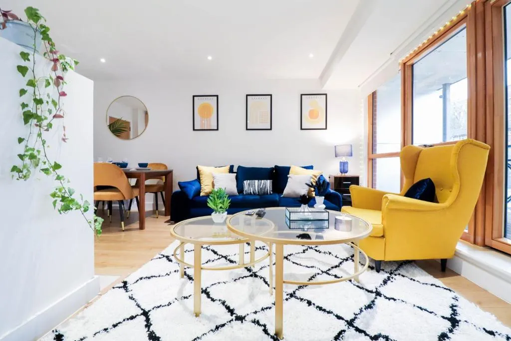 Stunning London Bridge Flat with Balcony – Close to Borough Market