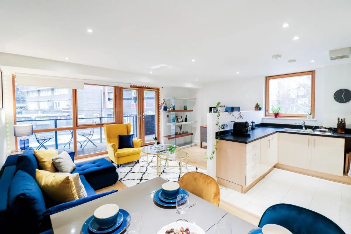 Image 4 of Stunning London Bridge Flat with Balcony – Close to Borough Market