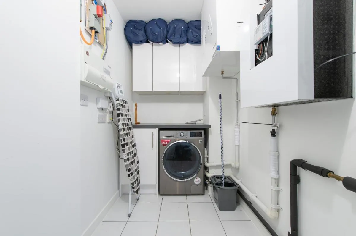 Image 3 of Stunning Luxury 2 Bedroom London Apartment