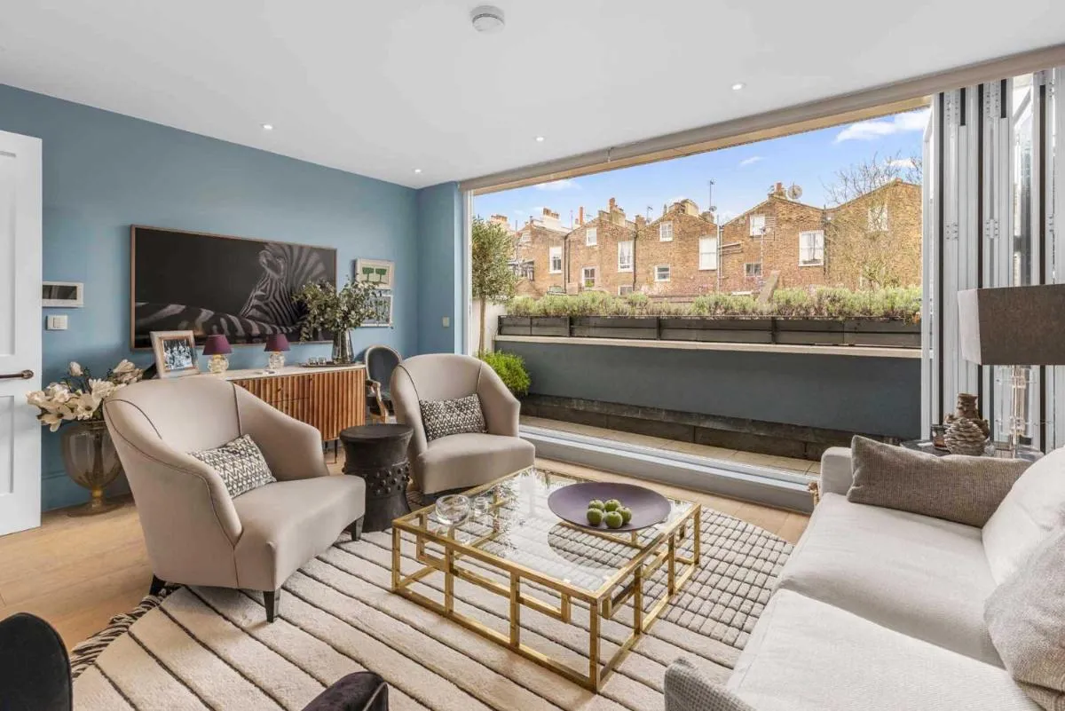 Image 5 of Stunning Mews House