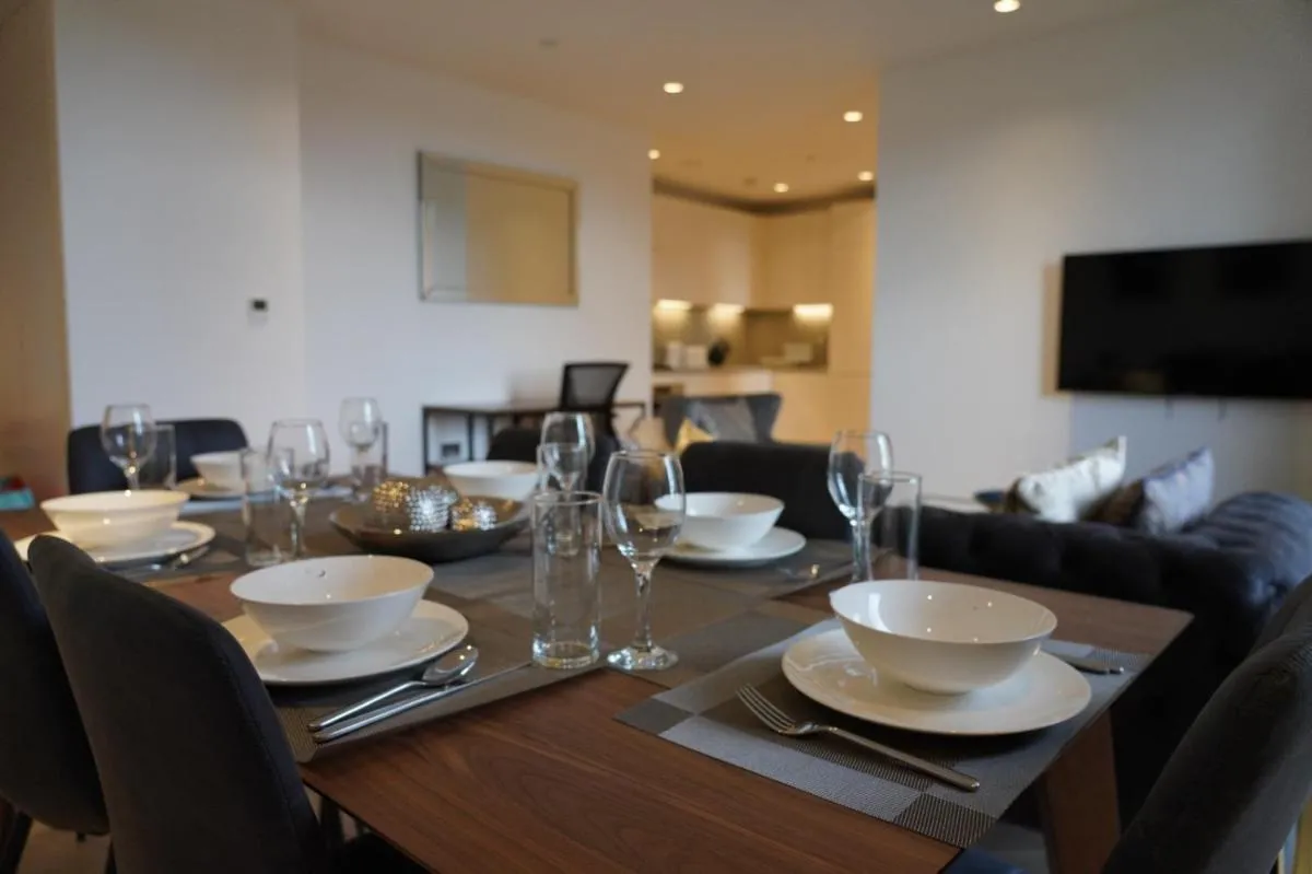 Image 5 of Stunning Morden Apartment Zone 3 Free Parking Prime location Sleeps Upto 6