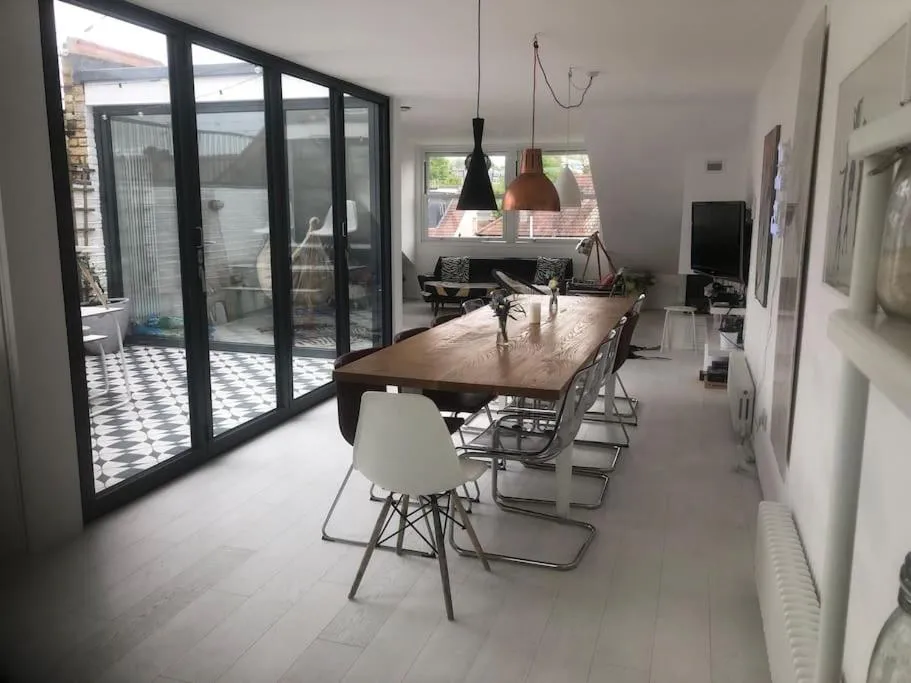 Image 4 of Stunning Richmond Maisionette with rooftop patio