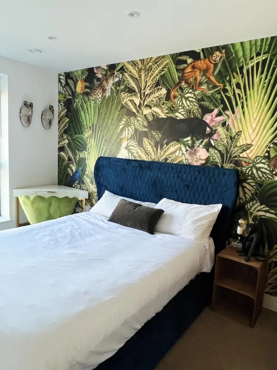 Image 5 of Stunning Riverside View Apartment, near Canary Wharf & O2