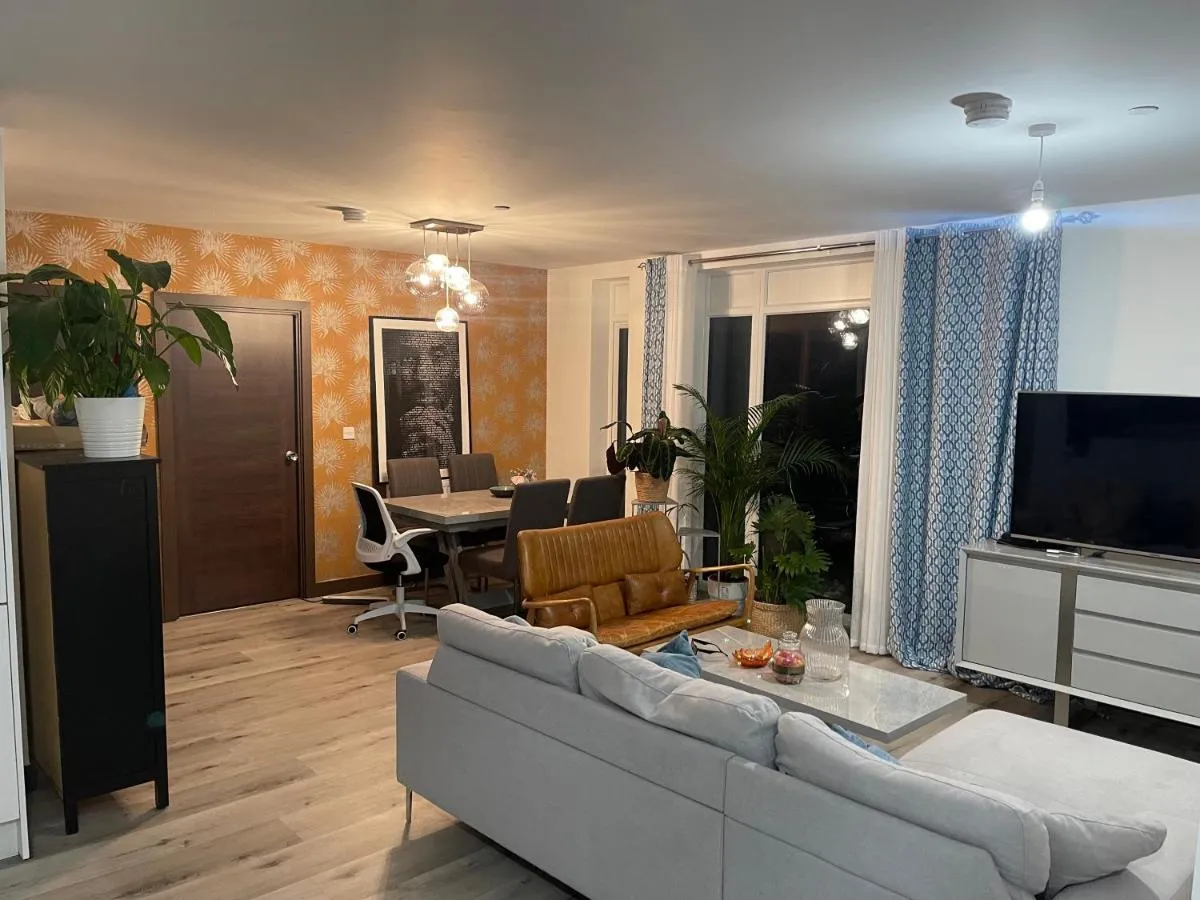 Image 3 of Stunning Spacious Double Room in a Modern shared Flat