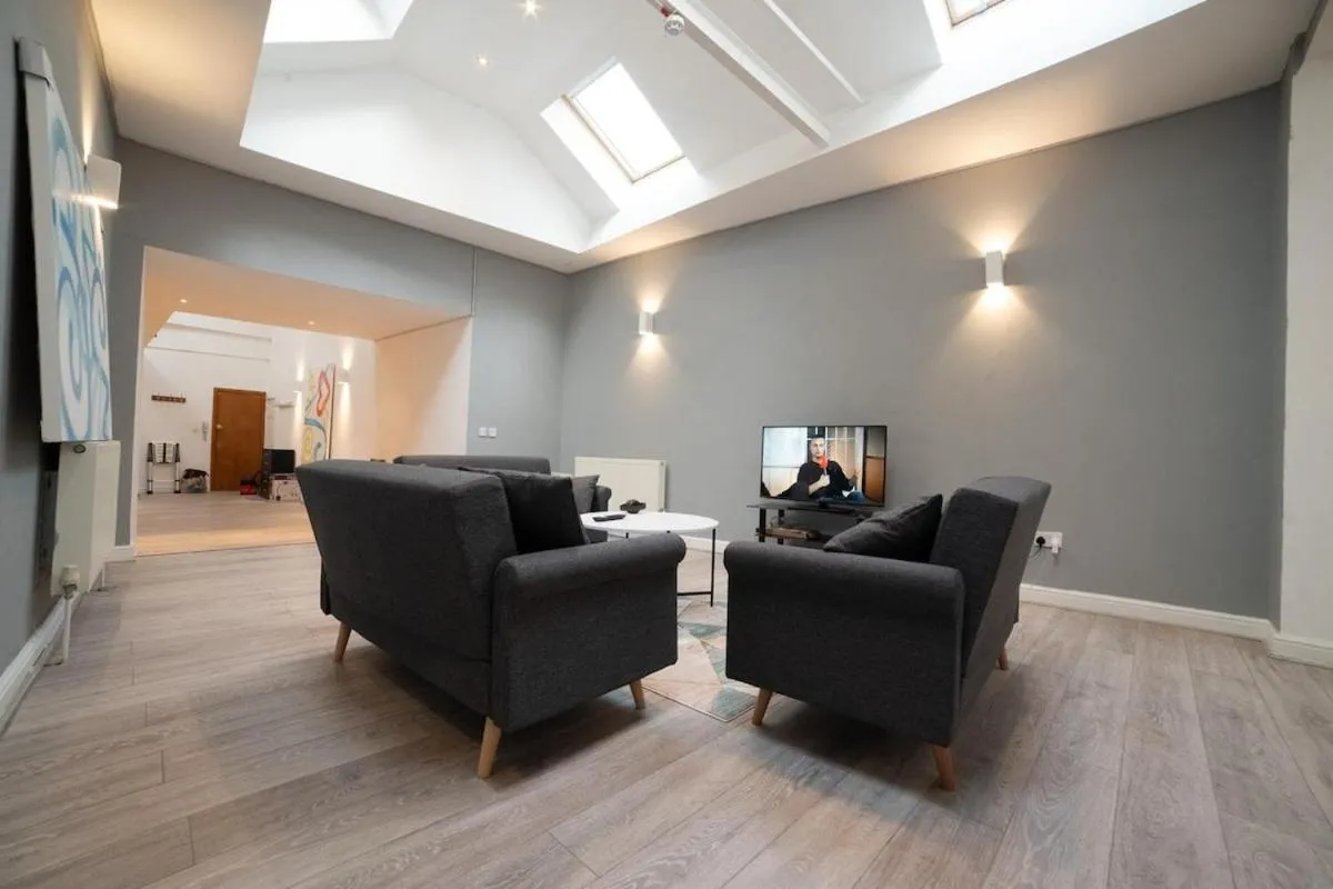 Image 5 of Stunning Split-Level Apartment in Heart of Fulham
