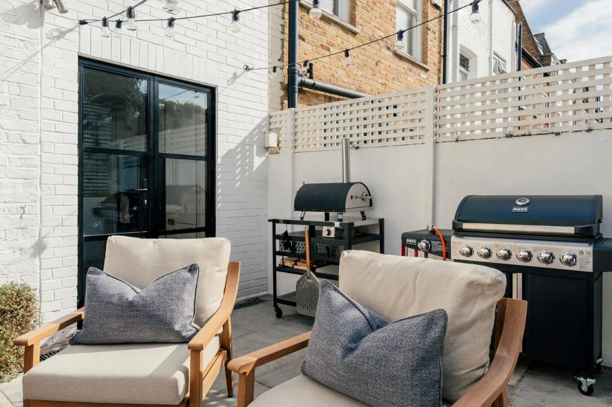 Image 5 of Stunning Townhouse in Parsons Green, Fulham