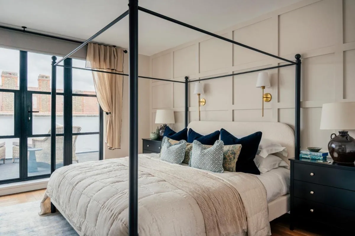 Image 4 of Stunning Townhouse in Parsons Green, Fulham