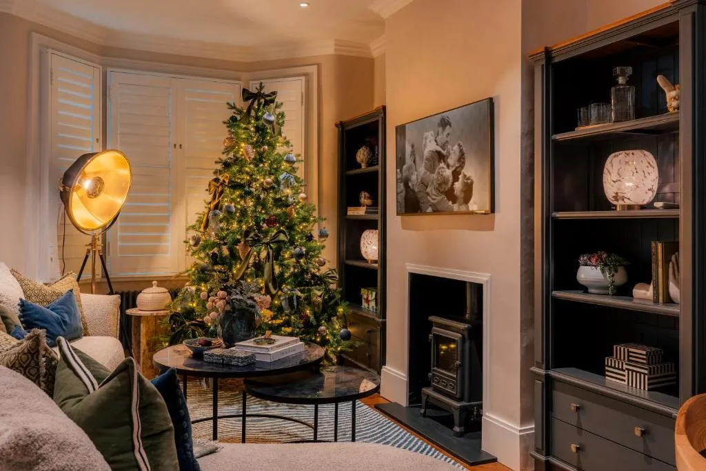 Image 1 of Stunning Townhouse in Parsons Green, Fulham