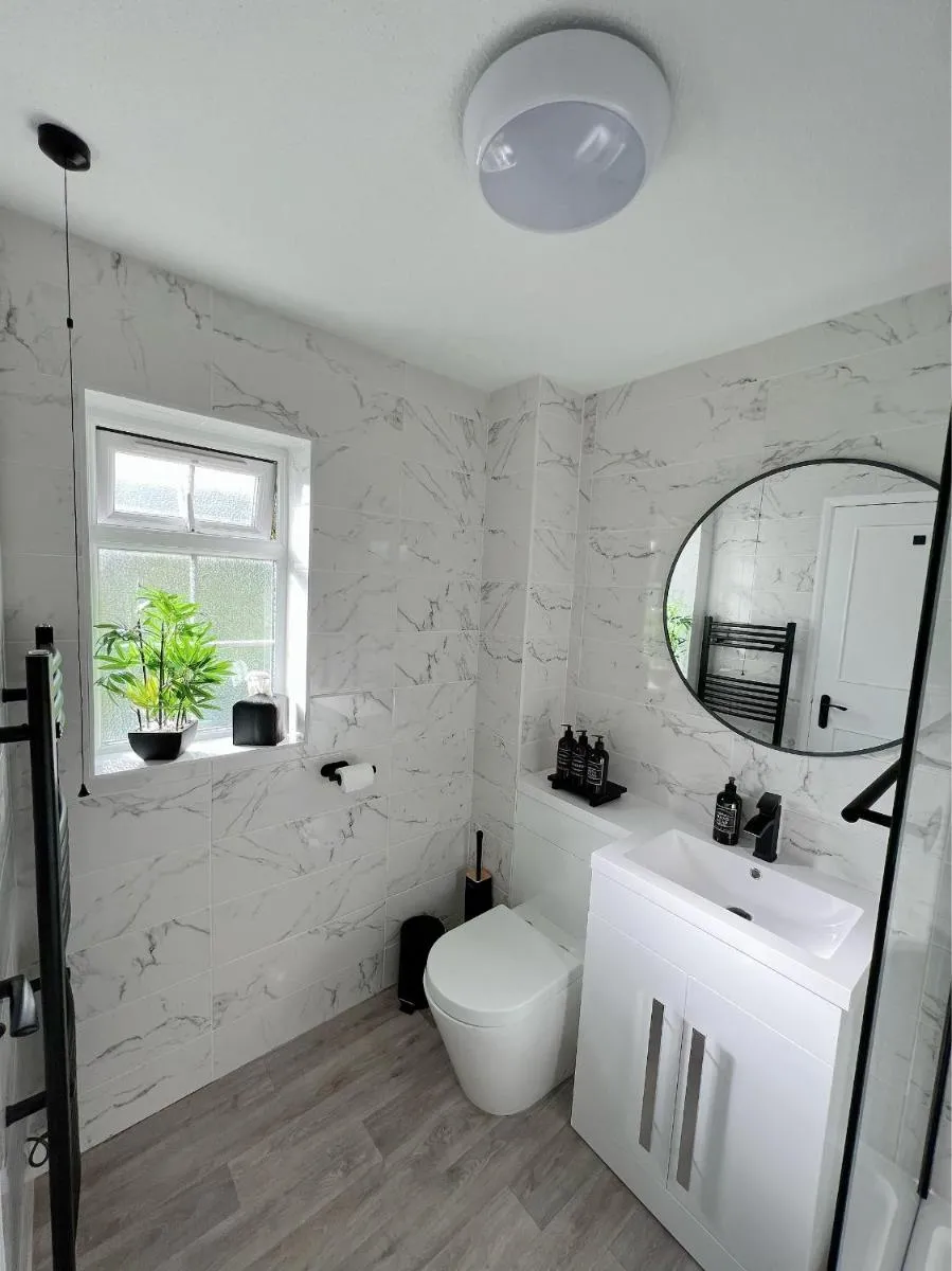 Image 3 of Stunning apartment in Beckton with Private Entrance