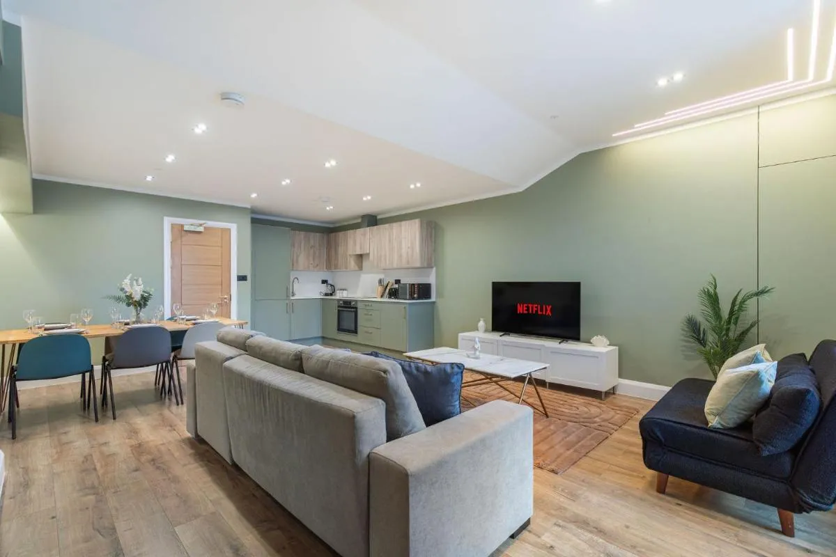 Image 3 of Stunning spacious Islington 2bed modern central flat