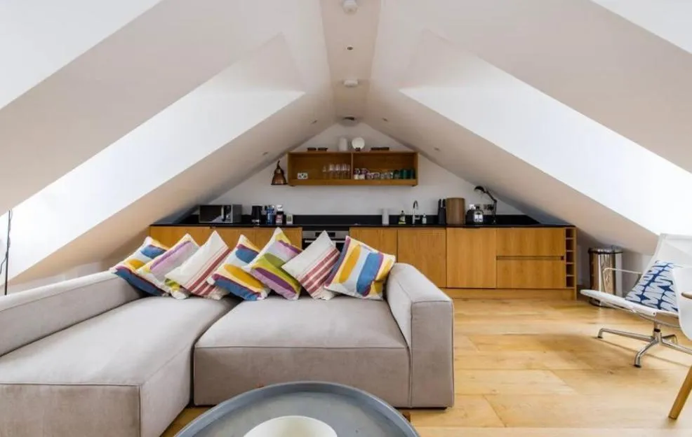 Image 1 of Stunning views, top floor flat
