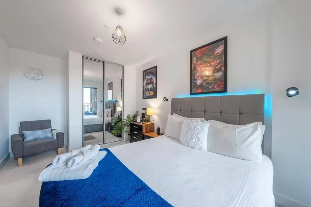 Stylish 1-Bed Apt in Harrow with Balcony near Heathrow and Wembley