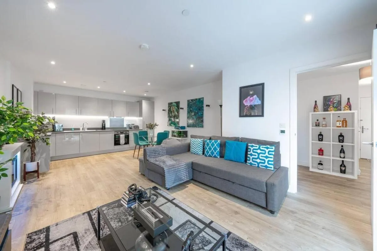 Image 4 of Stylish 1-Bed Apt in Harrow with Balcony near Heathrow and Wembley