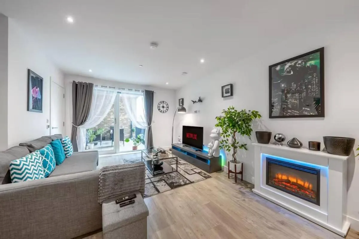 Image 5 of Stylish 1-Bed Apt in Harrow with Balcony near Heathrow and Wembley