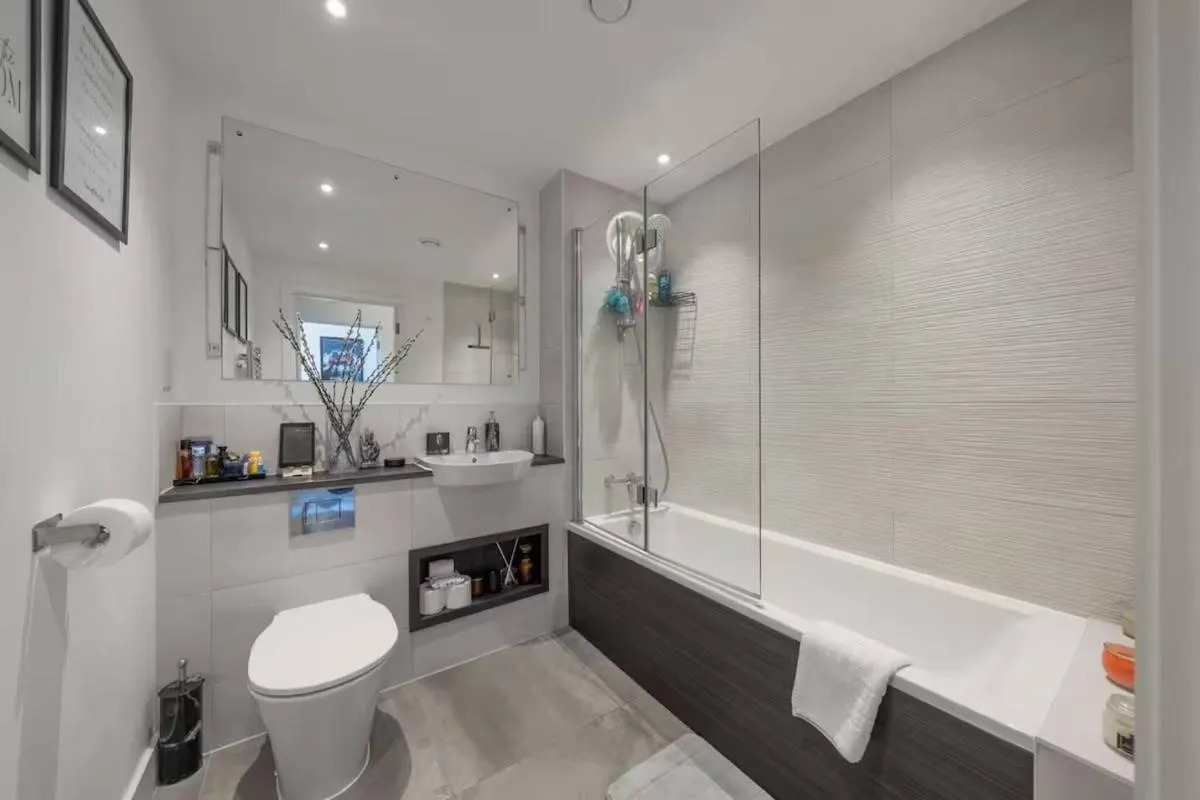 Image 3 of Stylish 1-Bed Apt in Harrow with Balcony near Heathrow and Wembley