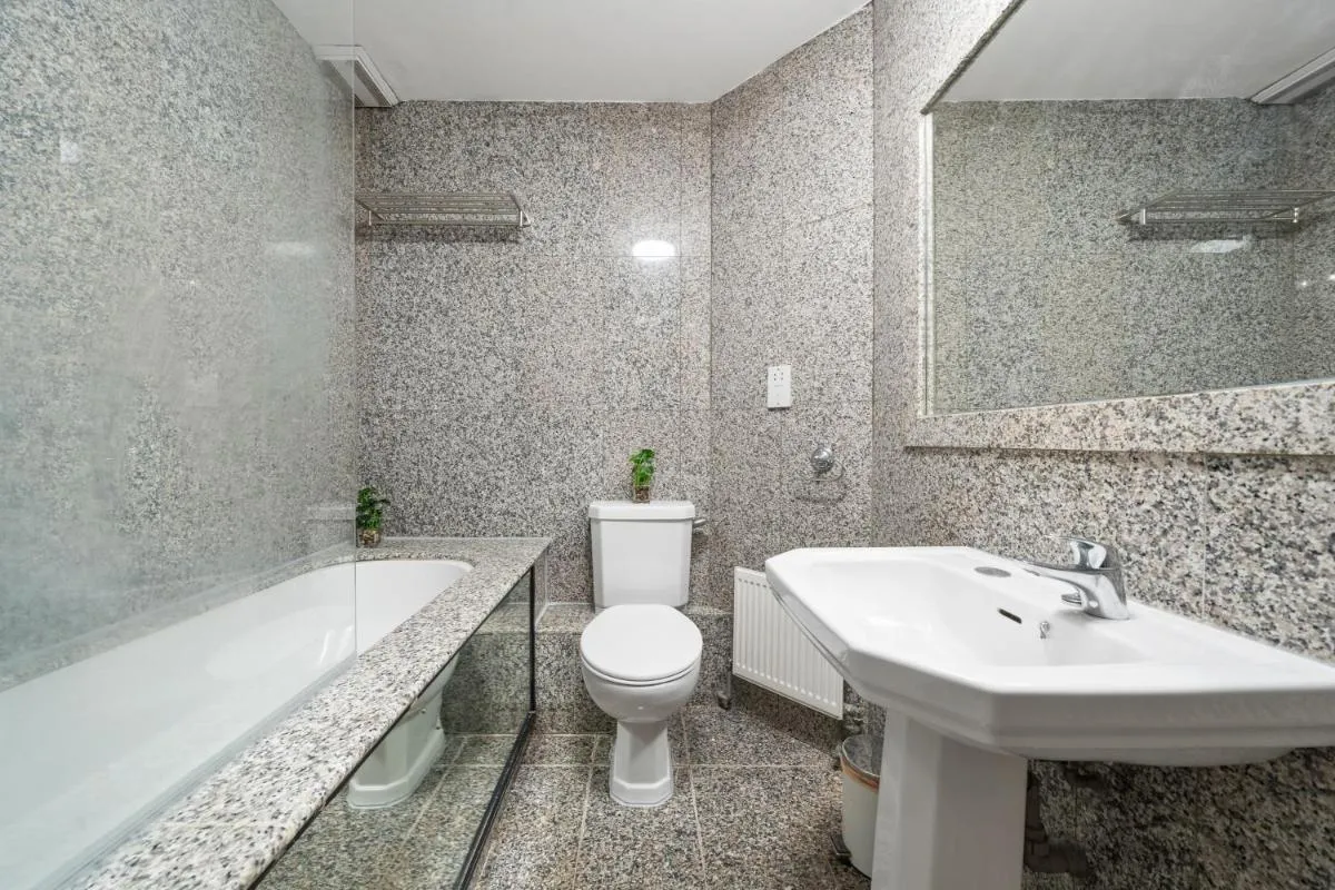 Image 3 of Stylish 1-Bedroom in the Heart of Soho! No Lift WD3