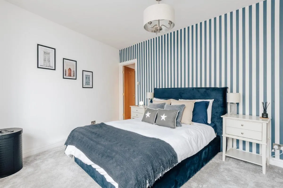 Image 2 of Stylish 1 Bed Flat Zone 2 Hampstead Swiss Cottage