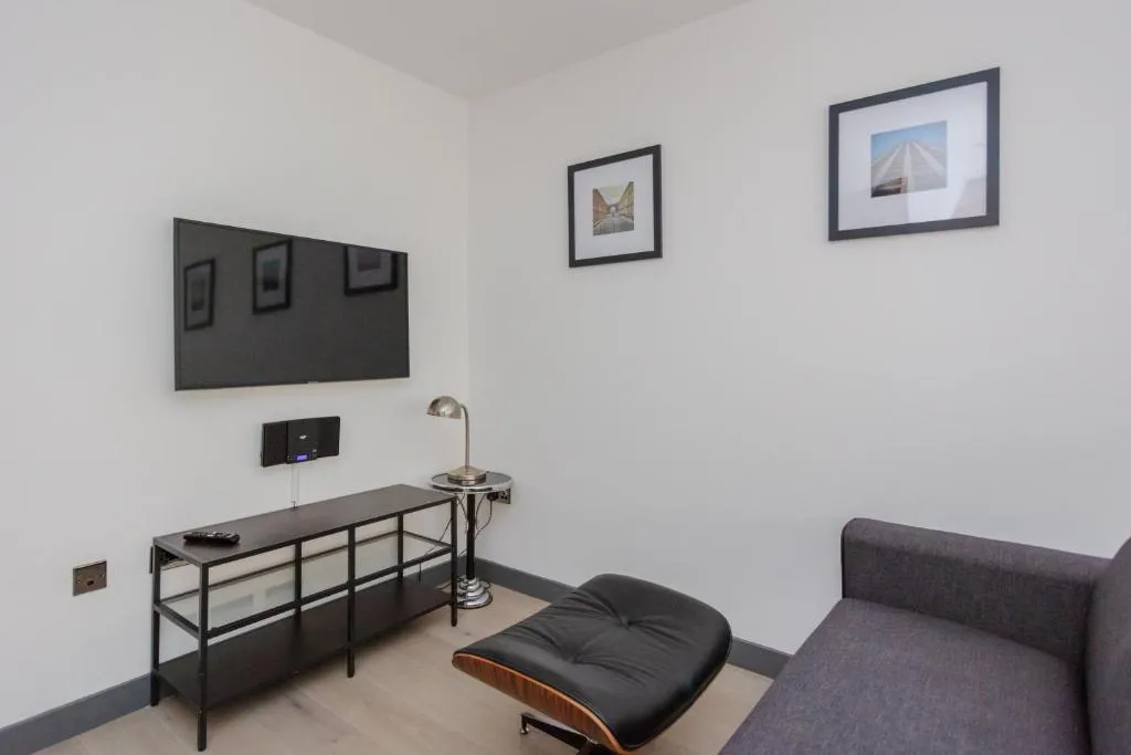 Stylish 1 Bedroom Apartment in Holborn in a Great Location