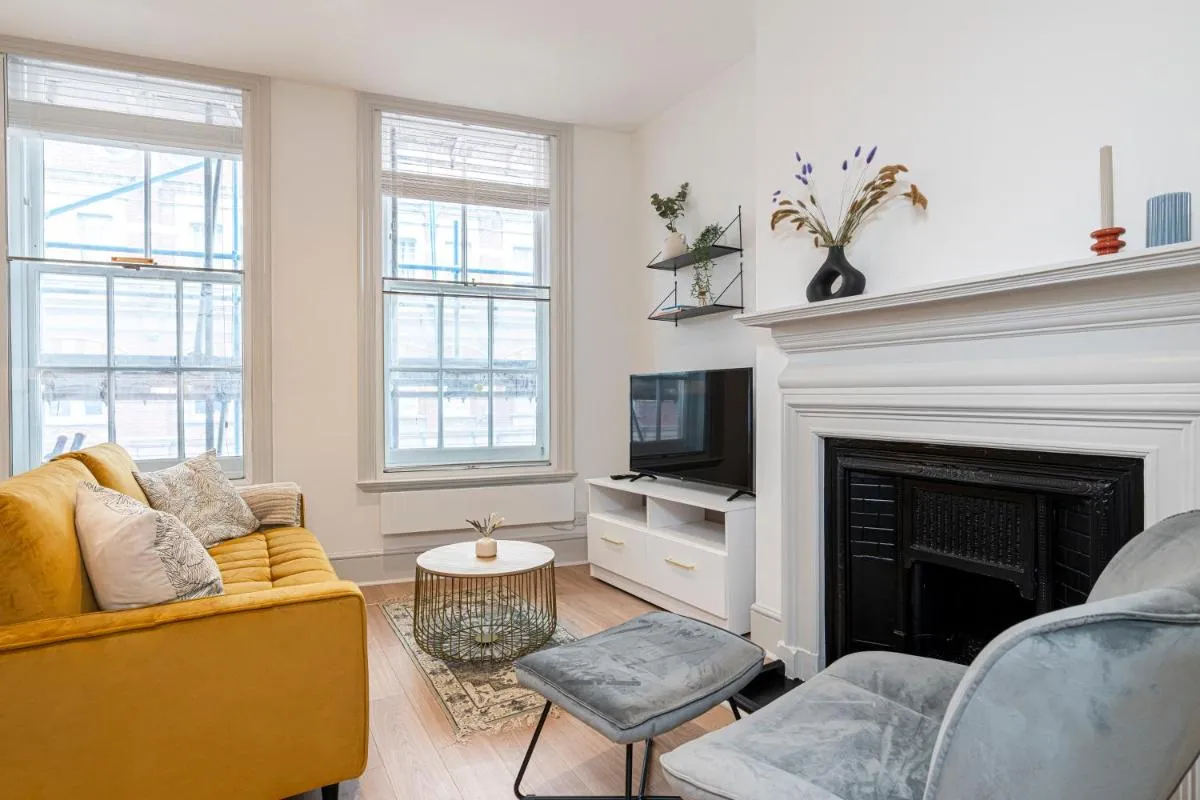 Image 5 of Stylish 1 bed flats in Soho, next to Piccadilly Circus and Trafalgar Square