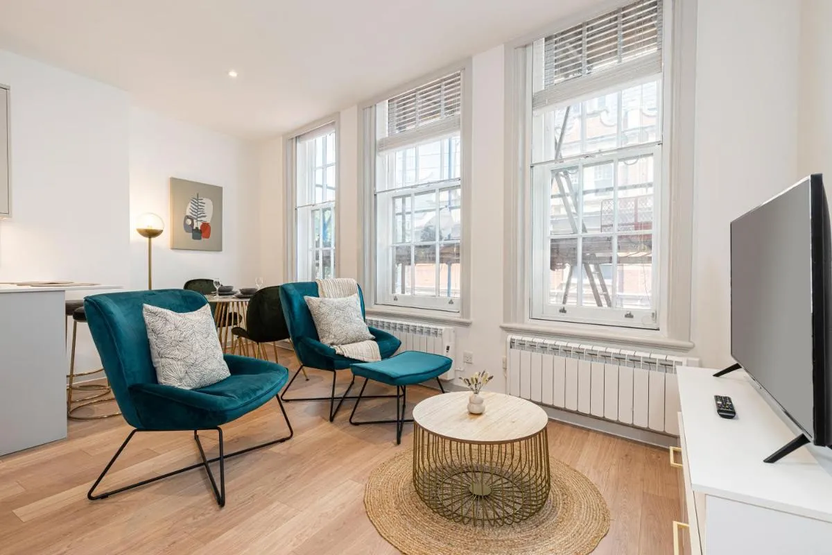Image 2 of Stylish 1 bed flats in Soho, next to Piccadilly Circus and Trafalgar Square
