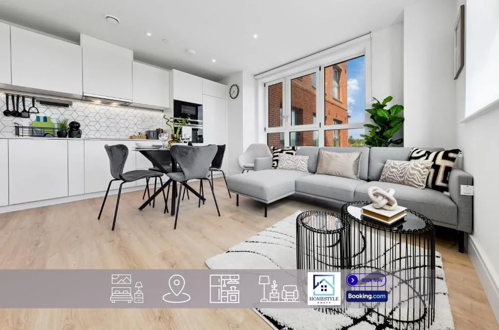 Stylish 2BDR Apartment By Homestyles Hosts Short Lets & Serviced Accommodation Wimbledon With Free Parking