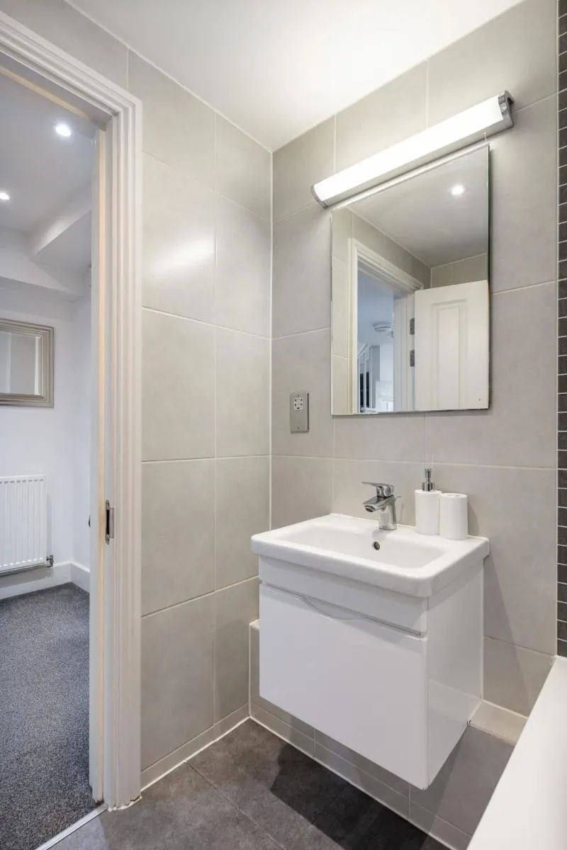Image 4 of Stylish 2BR APT with Garden by St Pancras International