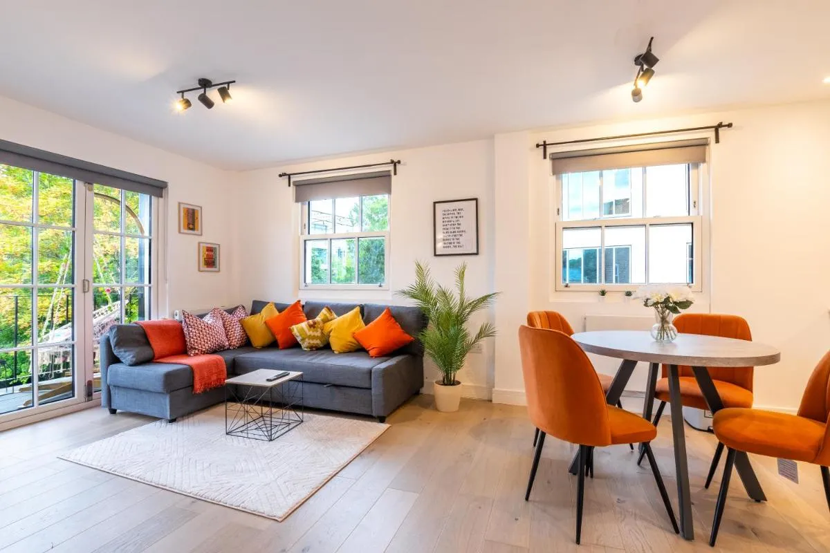 Image 4 of Stylish 2BR Apartment With Balcony Next To Station