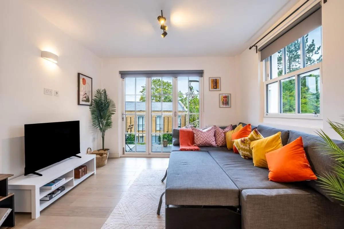 Image 5 of Stylish 2BR Apartment With Balcony Next To Station