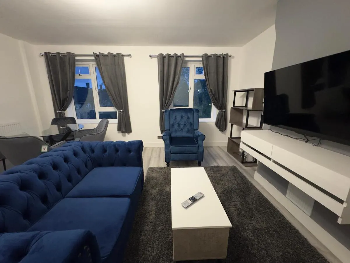 Image 5 of Stylish 2BR, Fast Wifi with balcony
