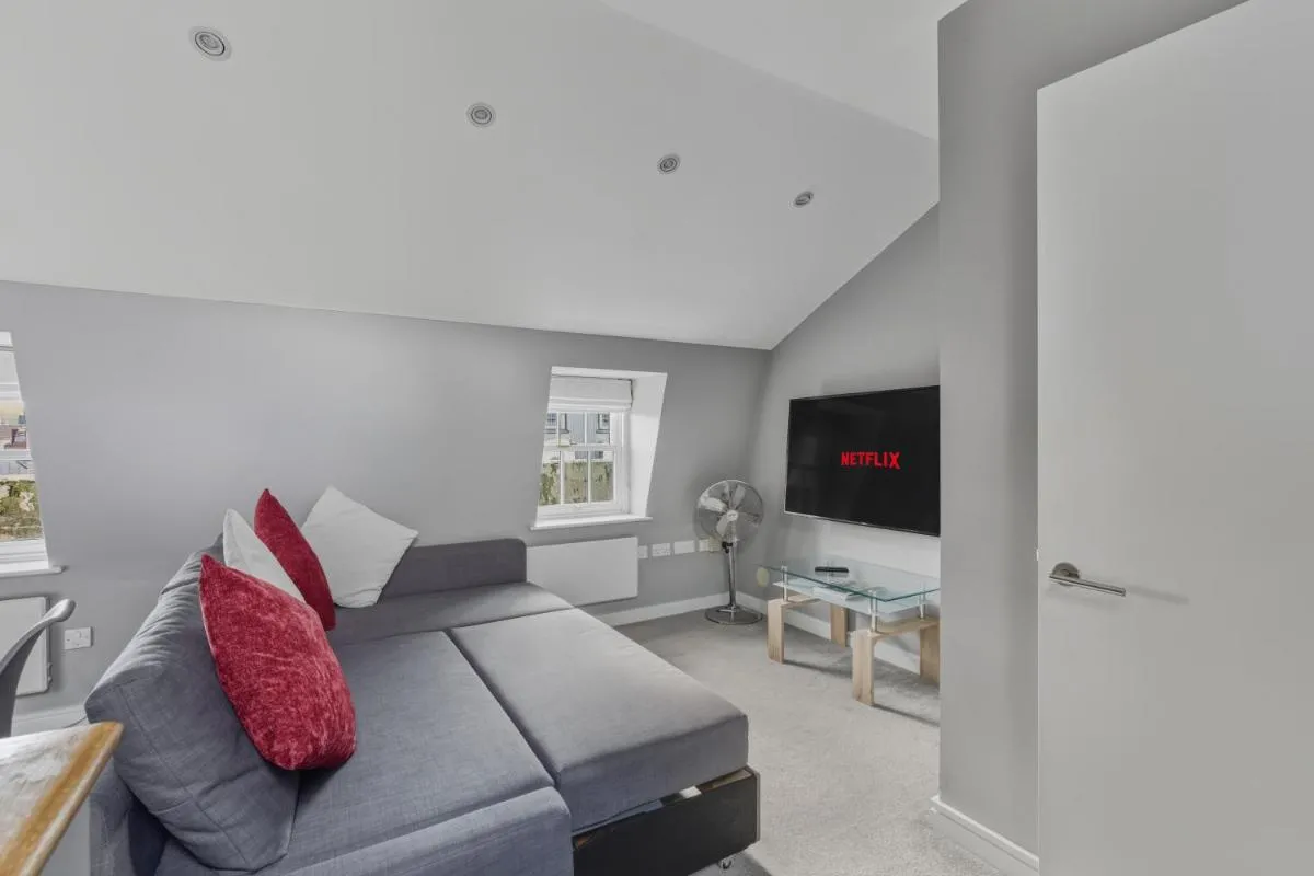 Image 5 of Stylish 2BR Retreat Steps from Kings Cross