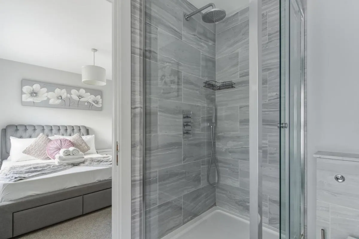 Image 3 of Stylish 2BR Retreat Steps from Kings Cross