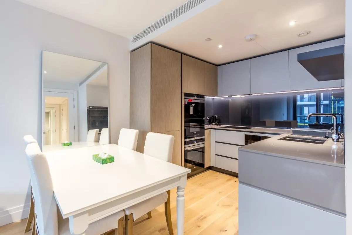 Image 3 of Stylish 2 Bed Flats Near US Embassy