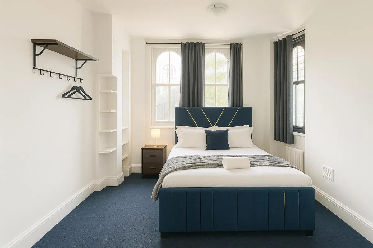 Image 2 of Stylish 2 Bedroom Apartment in the Heart of Soho Walk to Cafes & Attractions!