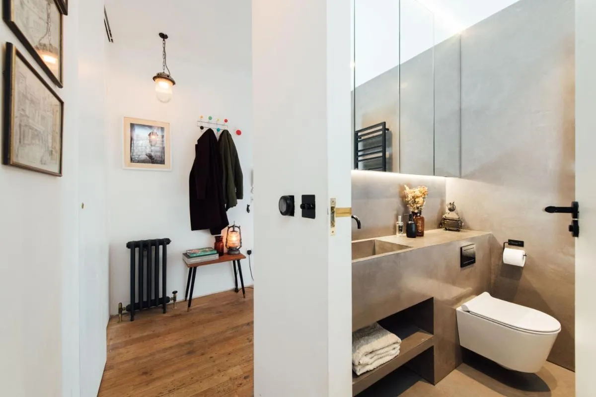 Image 3 of Stylish 2 Bedroom Flat with a Private Sauna