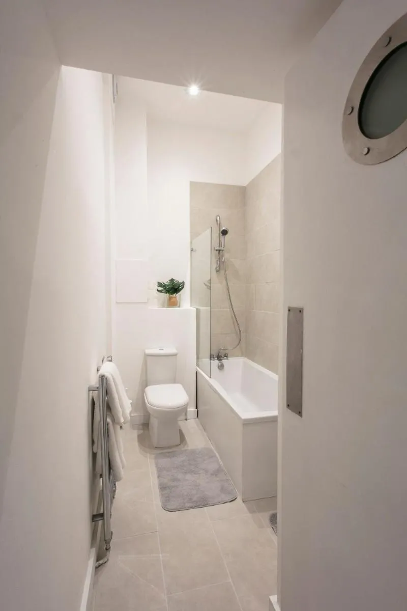 Image 4 of Stylish 2 Bedroom flat in Notting Hill