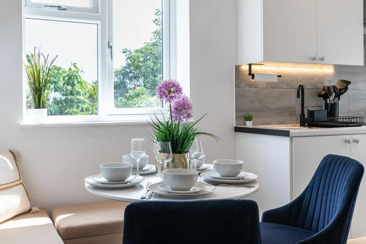 Image 4 of Stylish 2 x Double Bed Apt in Woolwich London