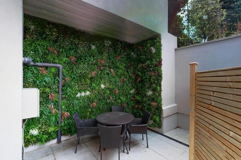 Image 4 of Stylish 2bed flat 10min to Wimbledon tennis courts