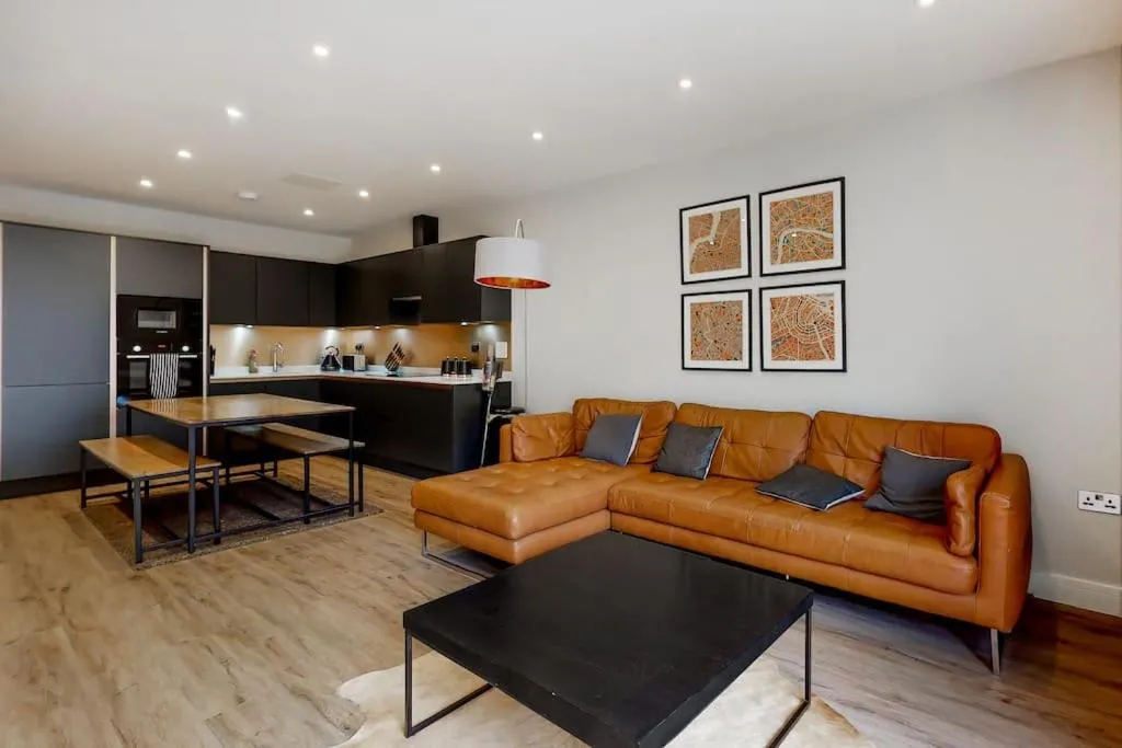 Image 5 of Stylish 2bed flat 10min to Wimbledon tennis courts