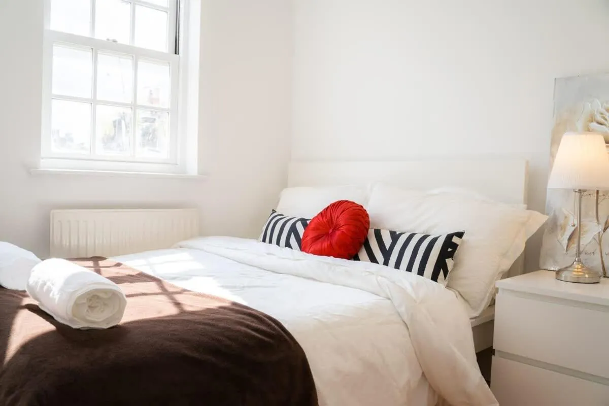 Image 3 of Stylish 3-Bed Lambeth Apartment Moments from Westminster & Brixton