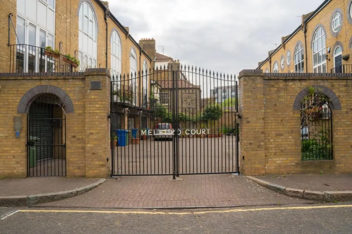 Image 5 of Stylish 3-Bed Lambeth Apartment Moments from Westminster & Brixton