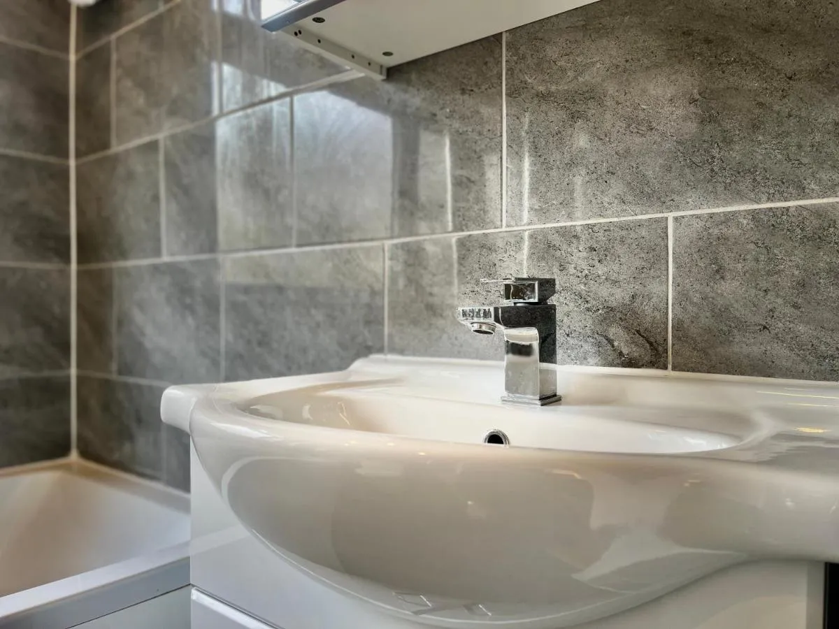 Image 3 of Stylish 3 Bed Chigwell Home with Free Parking