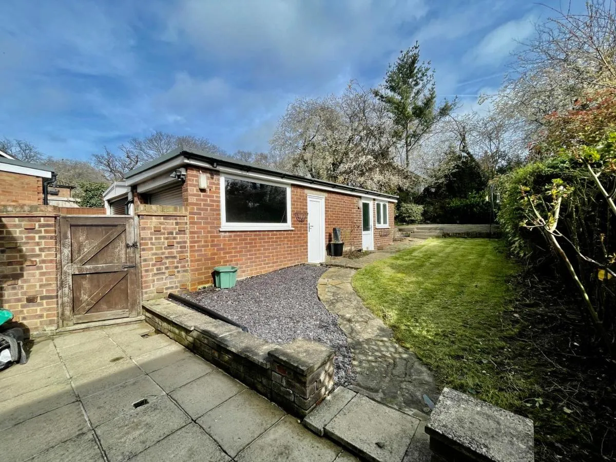 Image 5 of Stylish 3 Bed Chigwell Home with Free Parking