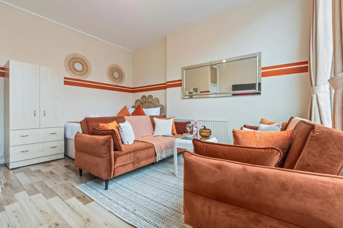 Image 4 of Stylish 3 Bed Fulham Sleeps 10, Stamford Bridge