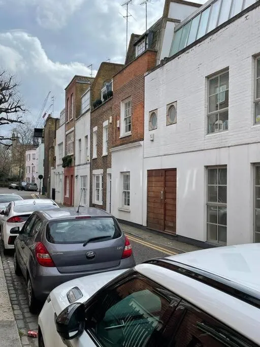 Image 5 of Stylish 3 bedroom town house