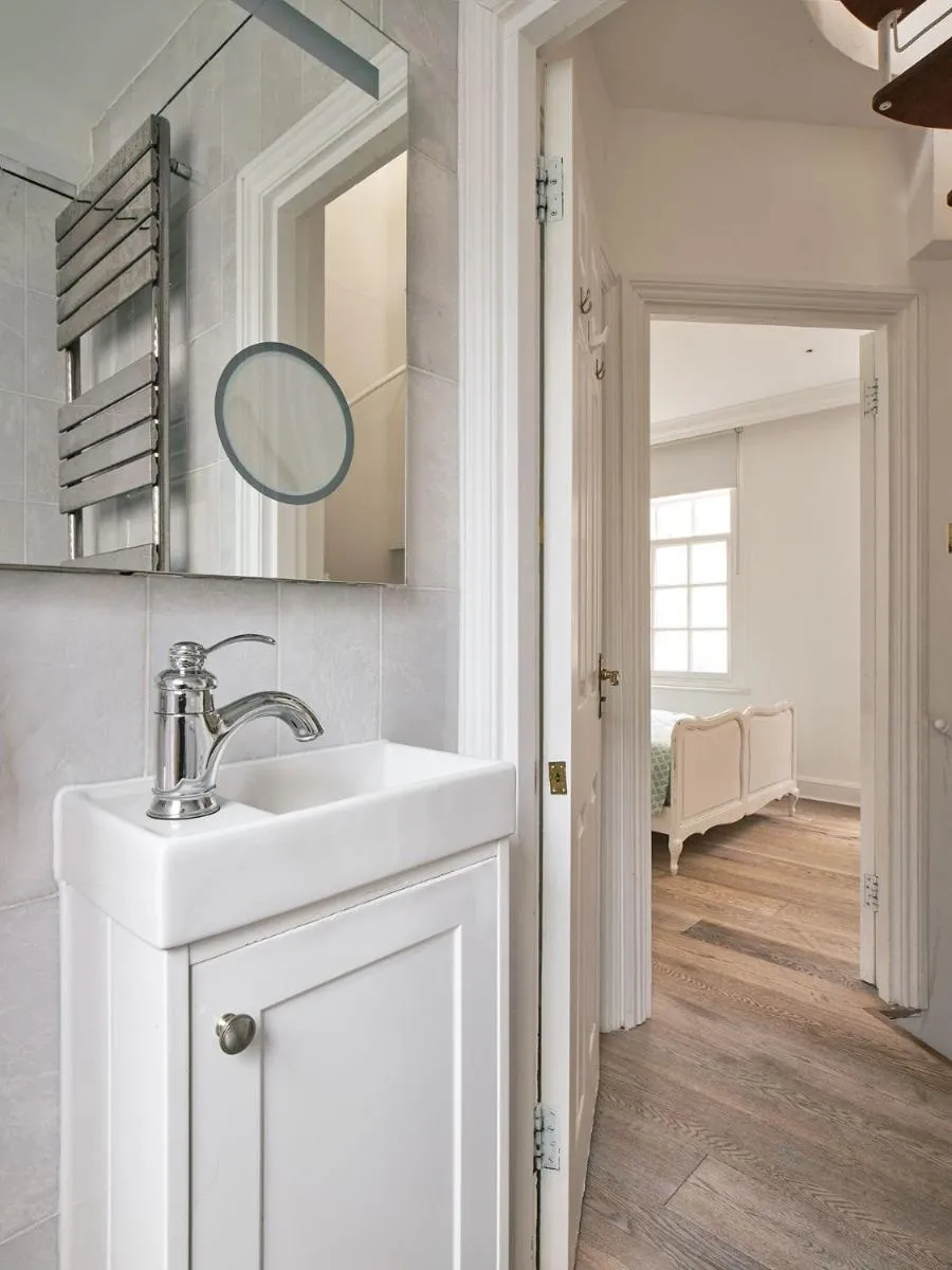 Image 4 of Stylish 3 bedroom town house