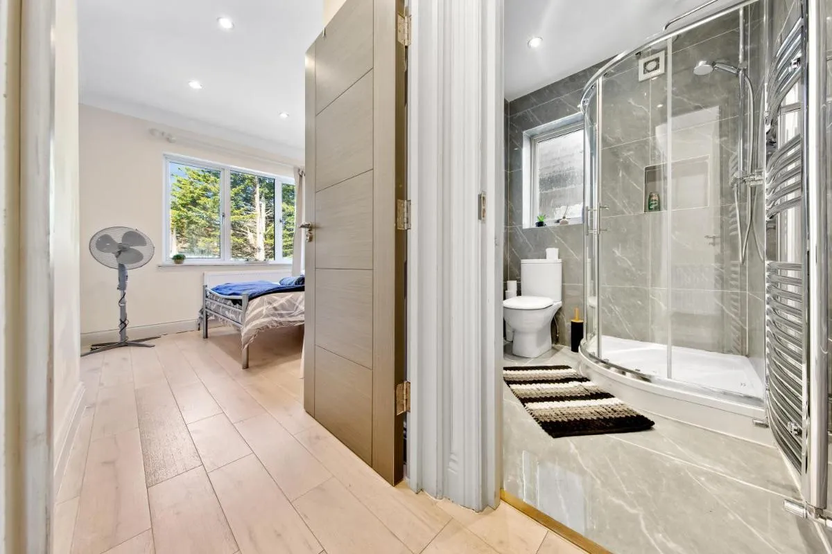 Image 3 of Stylish 4 Bed 2 Bath NW London