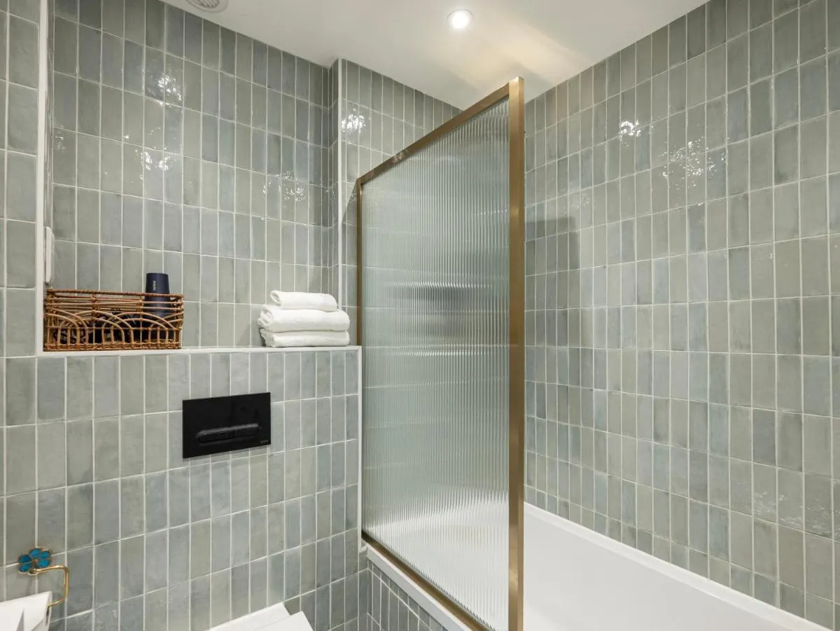 Image 3 of Stylish 5BR Home in the Heart of Spitalfields Walk to Brick Lane & Shoreditch