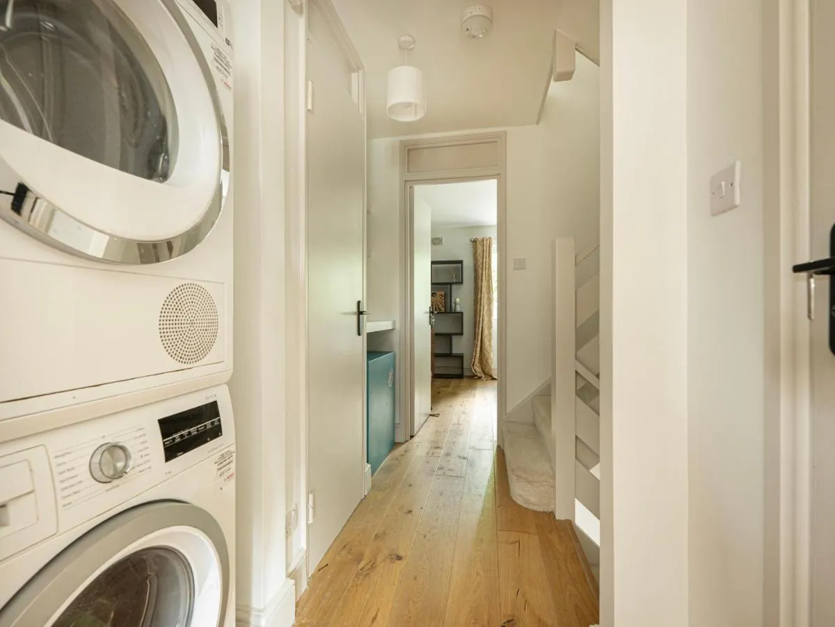 Image 5 of Stylish 5BR Home in the Heart of Spitalfields Walk to Brick Lane & Shoreditch