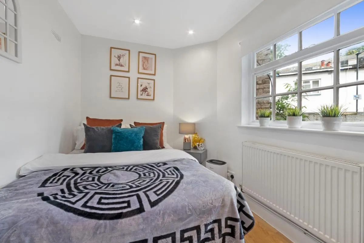 Image 4 of Stylish Apartment